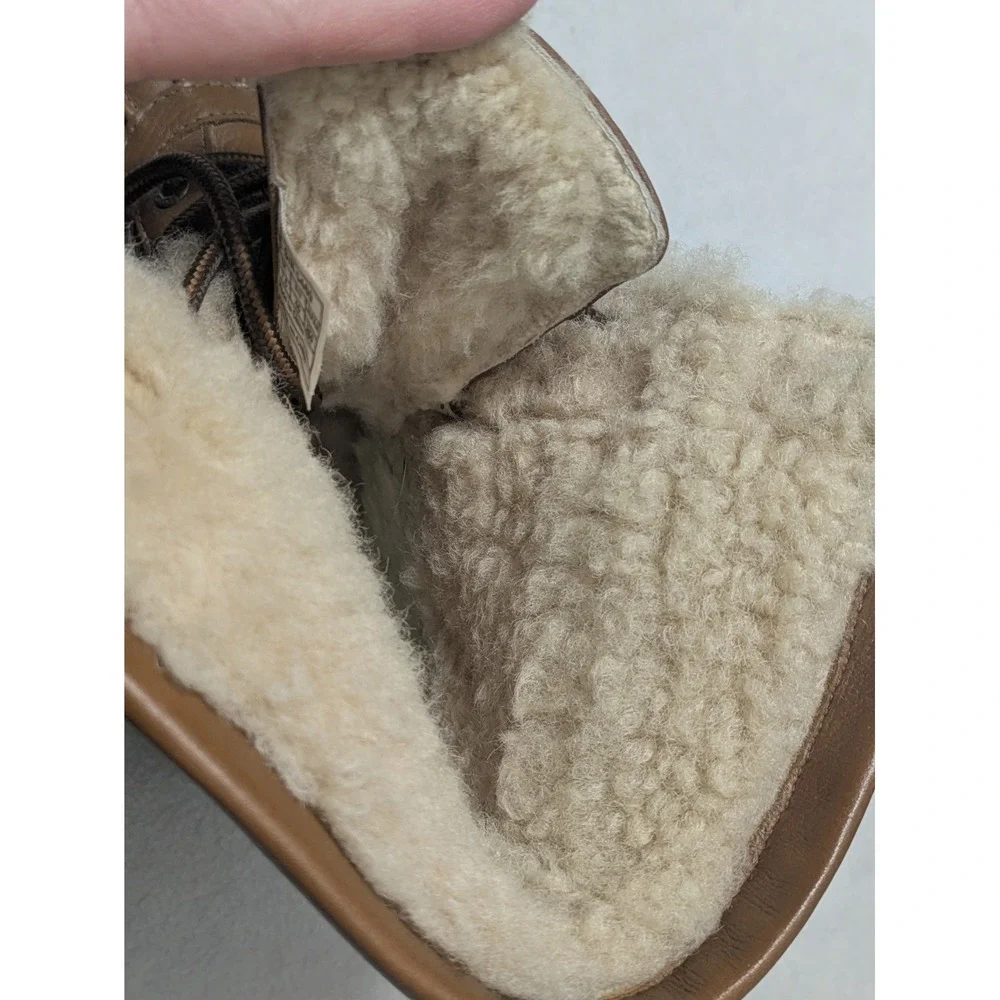 Ugg‎ Adirondack III Boots Women's Size 9 Brown Tan Faux Fur Winter Snow Lace Up